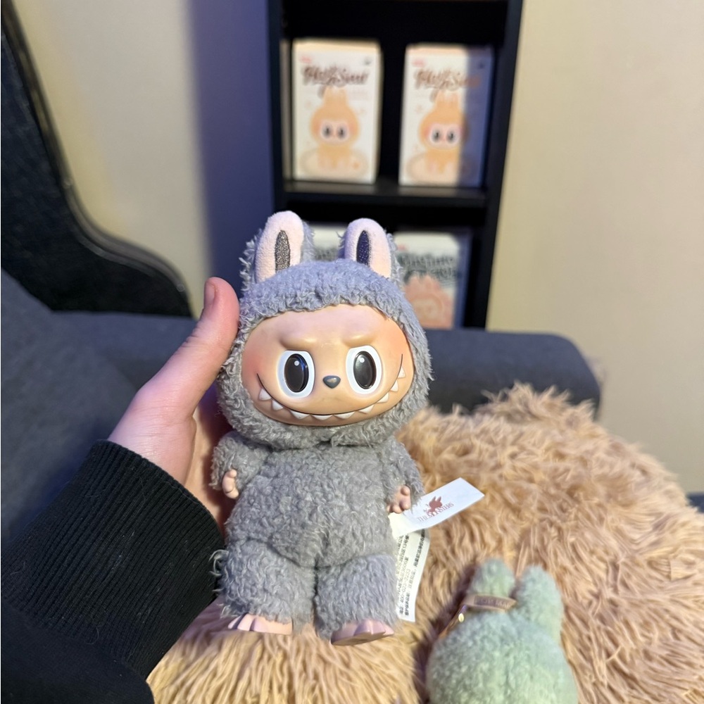 Selling some of my labubus (authentic) - Picture 2 of 4